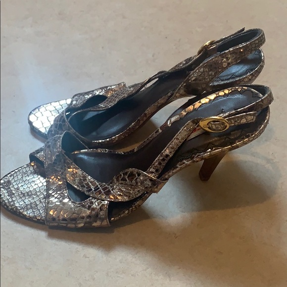 Colcci Girls Heels - Picture 2 of 3